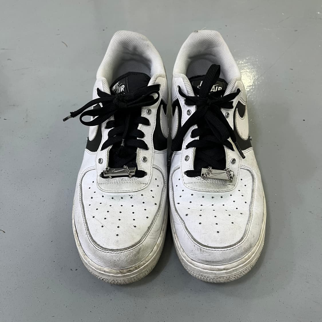 300 나이키 에어포스 1 화이트 블랙 0415M 상품이미지1