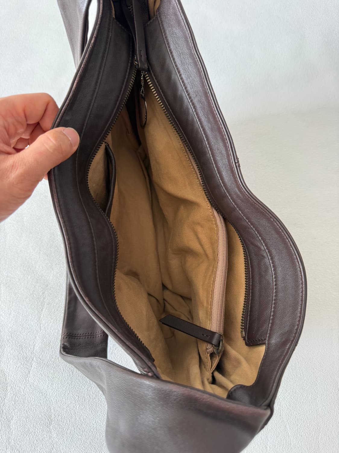 유르트(YURT) 레더 크로스백(큰 사이즈) 상품이미지7