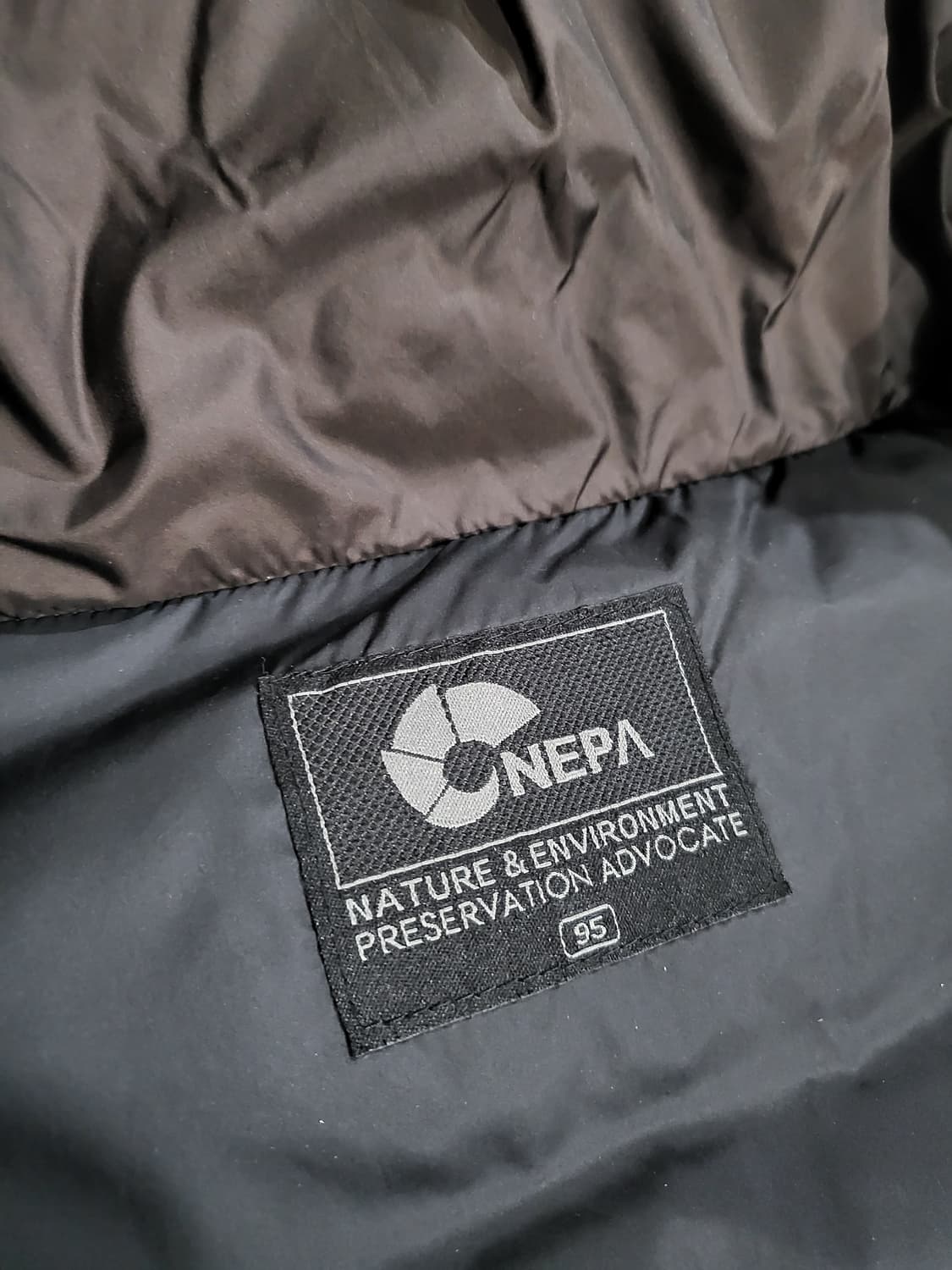 네파 여성 롱패딩 (거위솜털 90 / 깃털 10, 라쿤 퍼 후드) 상품이미지6