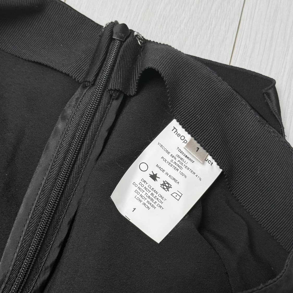 더오픈프로덕트 블랙 새틴 스커트 상품이미지5