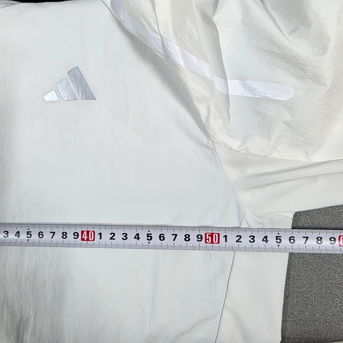 L 100 아디다스 화이트 경량 후드 바람막이 상품이미지6