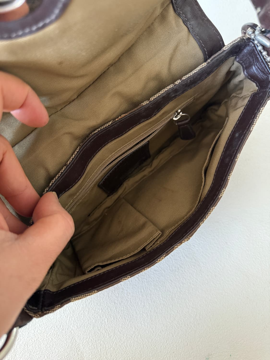 코치(COACH) 모노그램 숄더백 상품이미지7