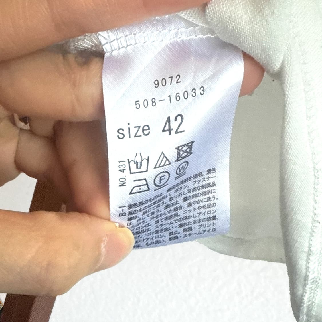 레이스 백 리본 블라우스 상품이미지3