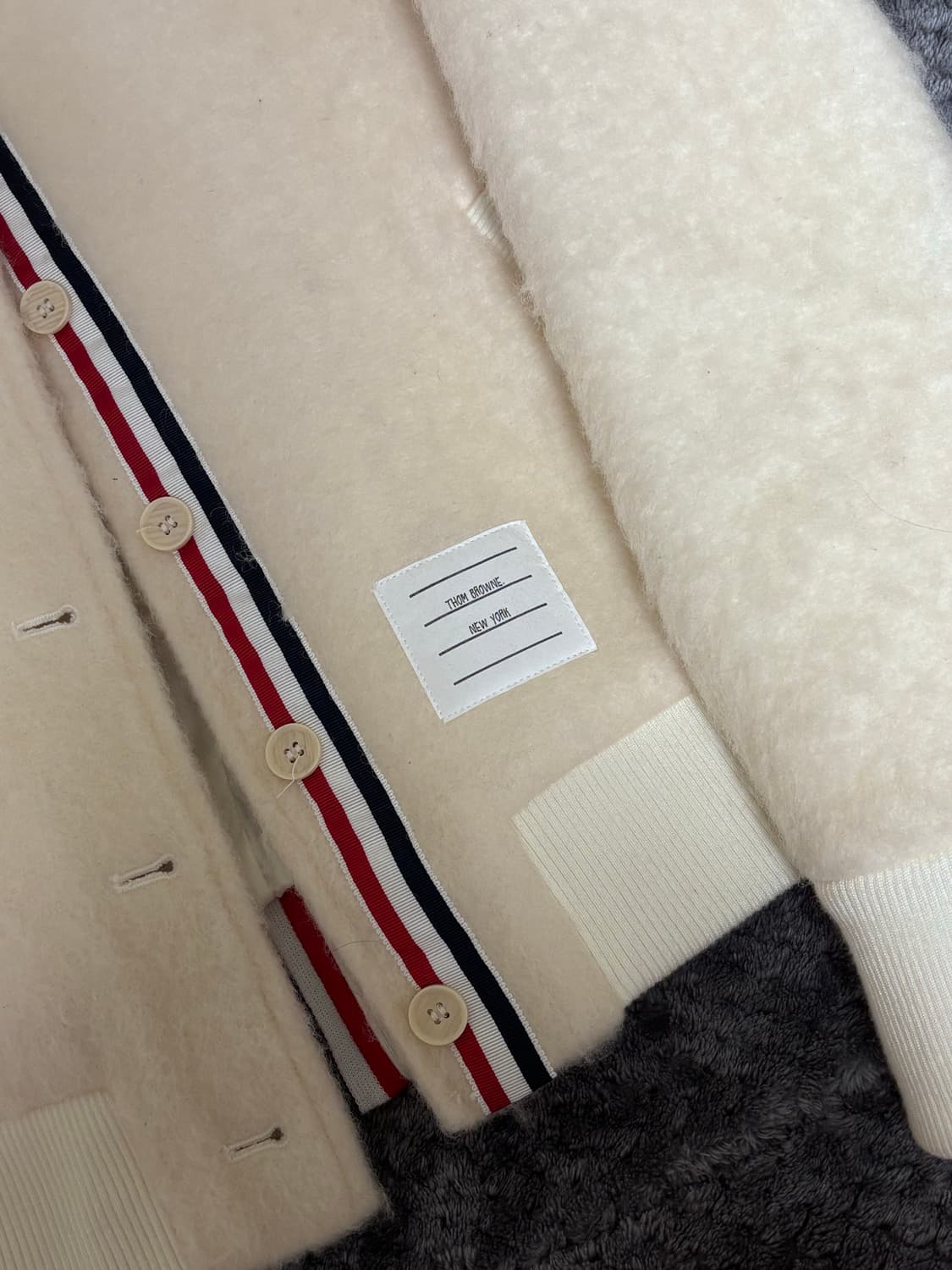 톰브라운 시어링 퍼 자켓 상품이미지3