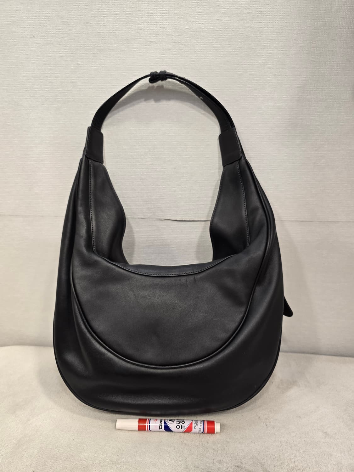 엘바테게브 오스트라백 블랙 호보백 숄더백 상품이미지4