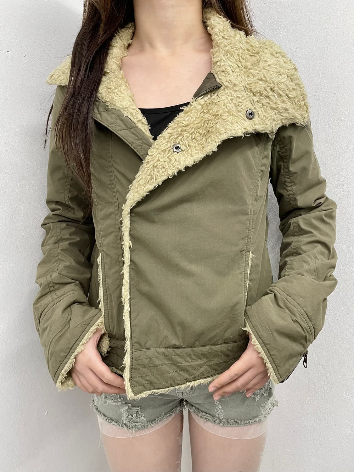 카키 퍼 크롭 야상 자켓 상품이미지1