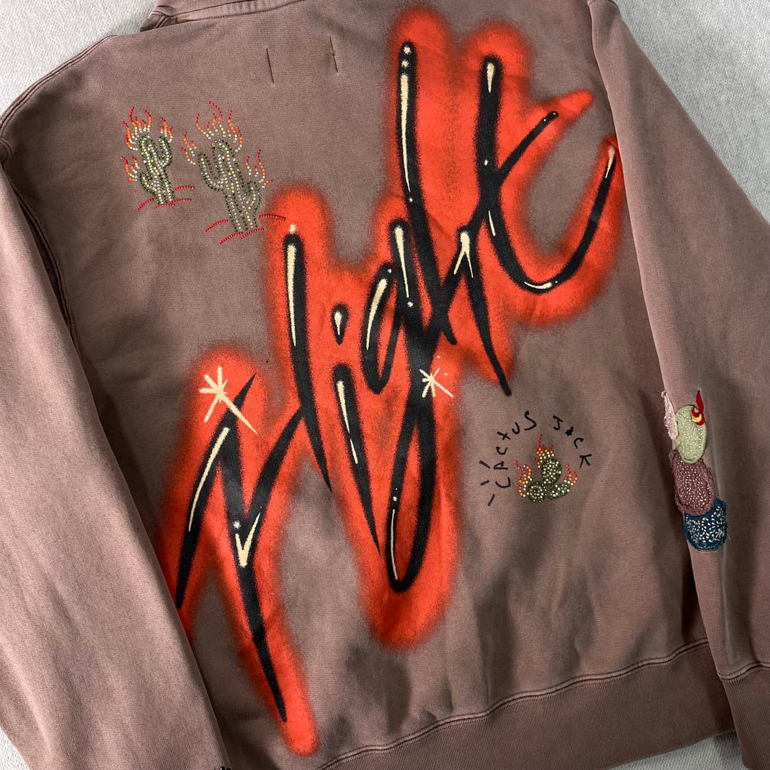 105 조던 x 트래비스 스캇 앤티크 브라운 후드티 상품이미지8