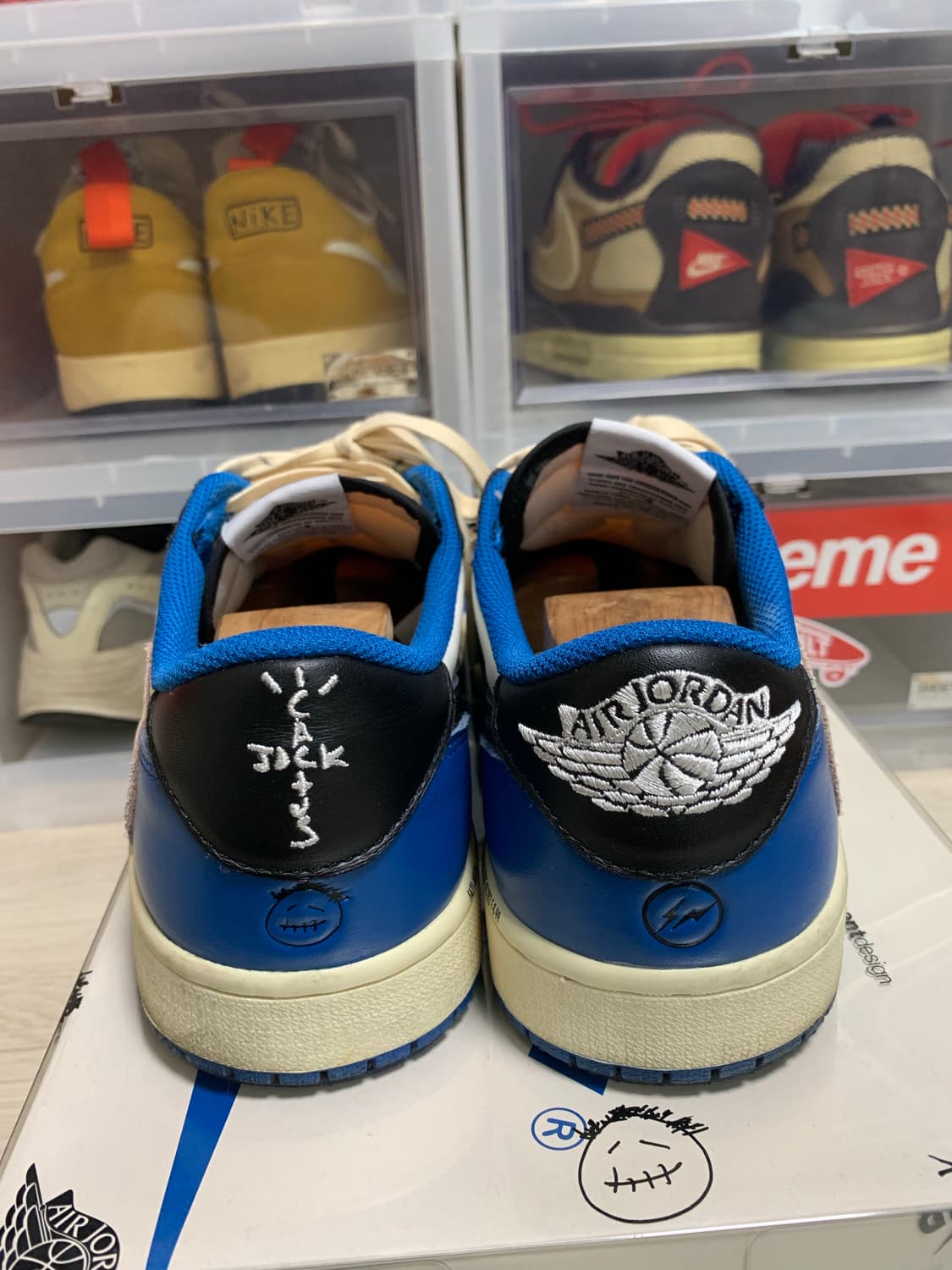 [280]나이키 프라그먼트 트래비스스캇 조던1 로우 상품이미지2