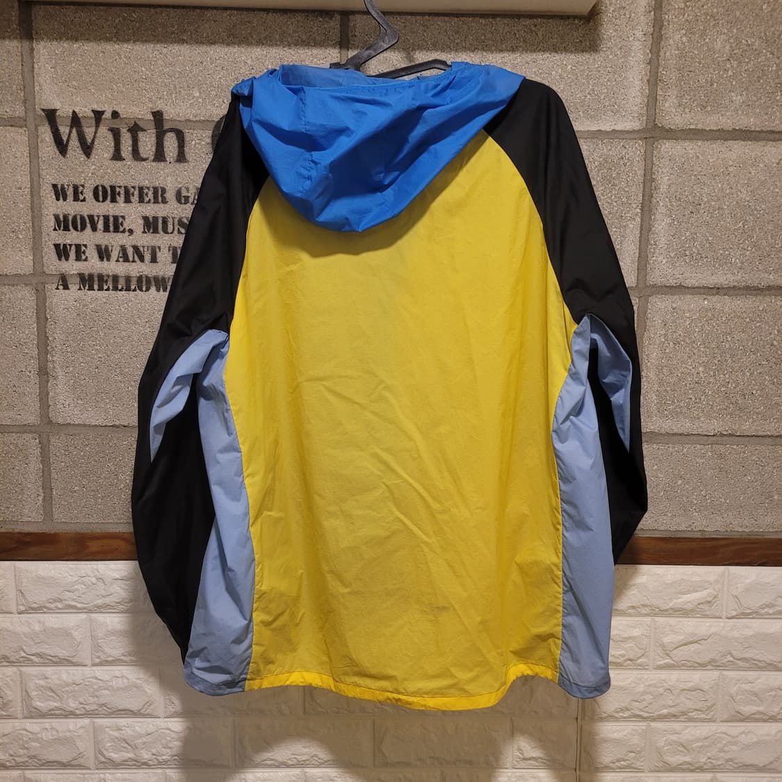 유니클로 X 마르니 경량 바람막이 2XL 상품이미지2