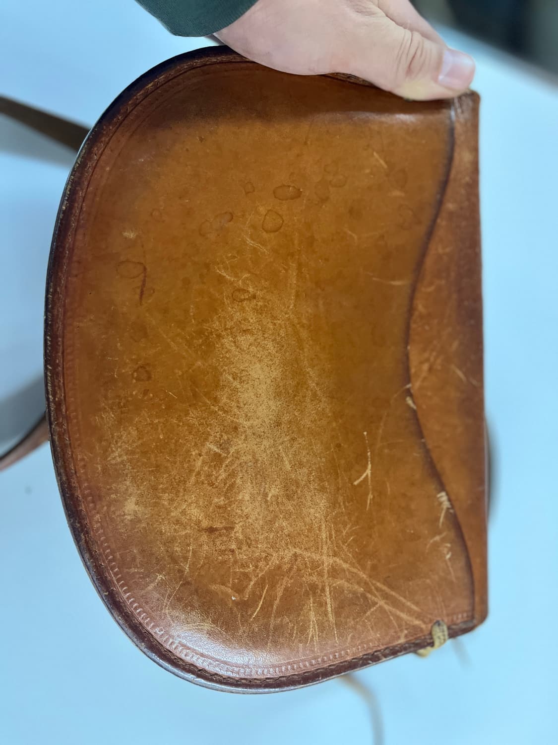 고로스 새들레더 네츄럴 인디언콘초 크로스 버킷백 상품이미지5