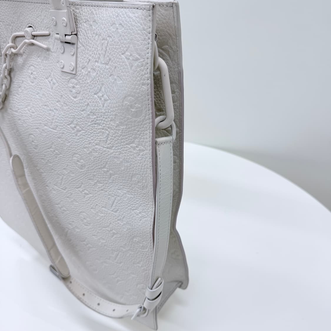 [A급/OS] 루이비통 모노그램  버질아블로 레더 토트백 숄더백 화이트 상품이미지3