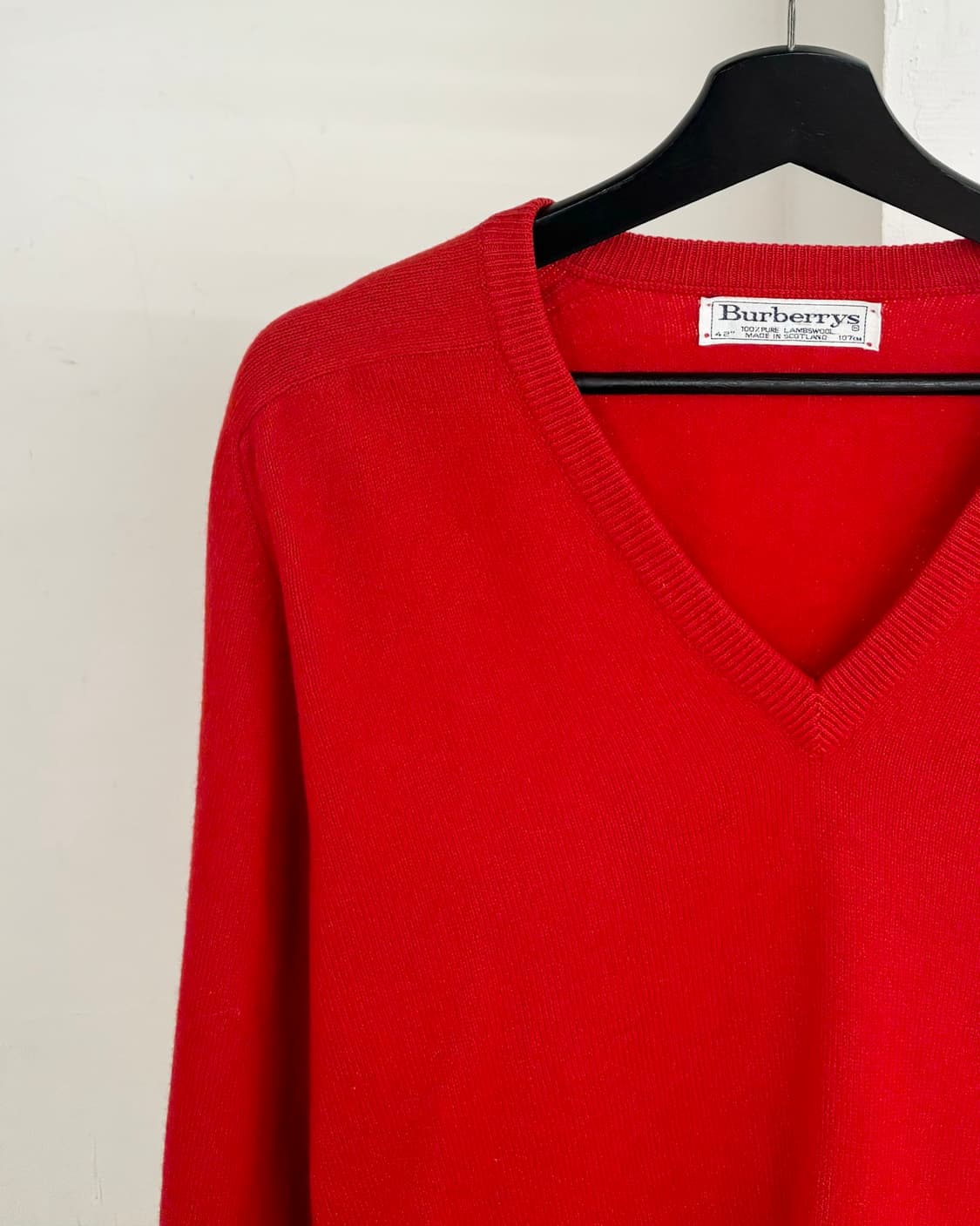 버버리 월계수 레드 브이넥 니트 상품이미지3