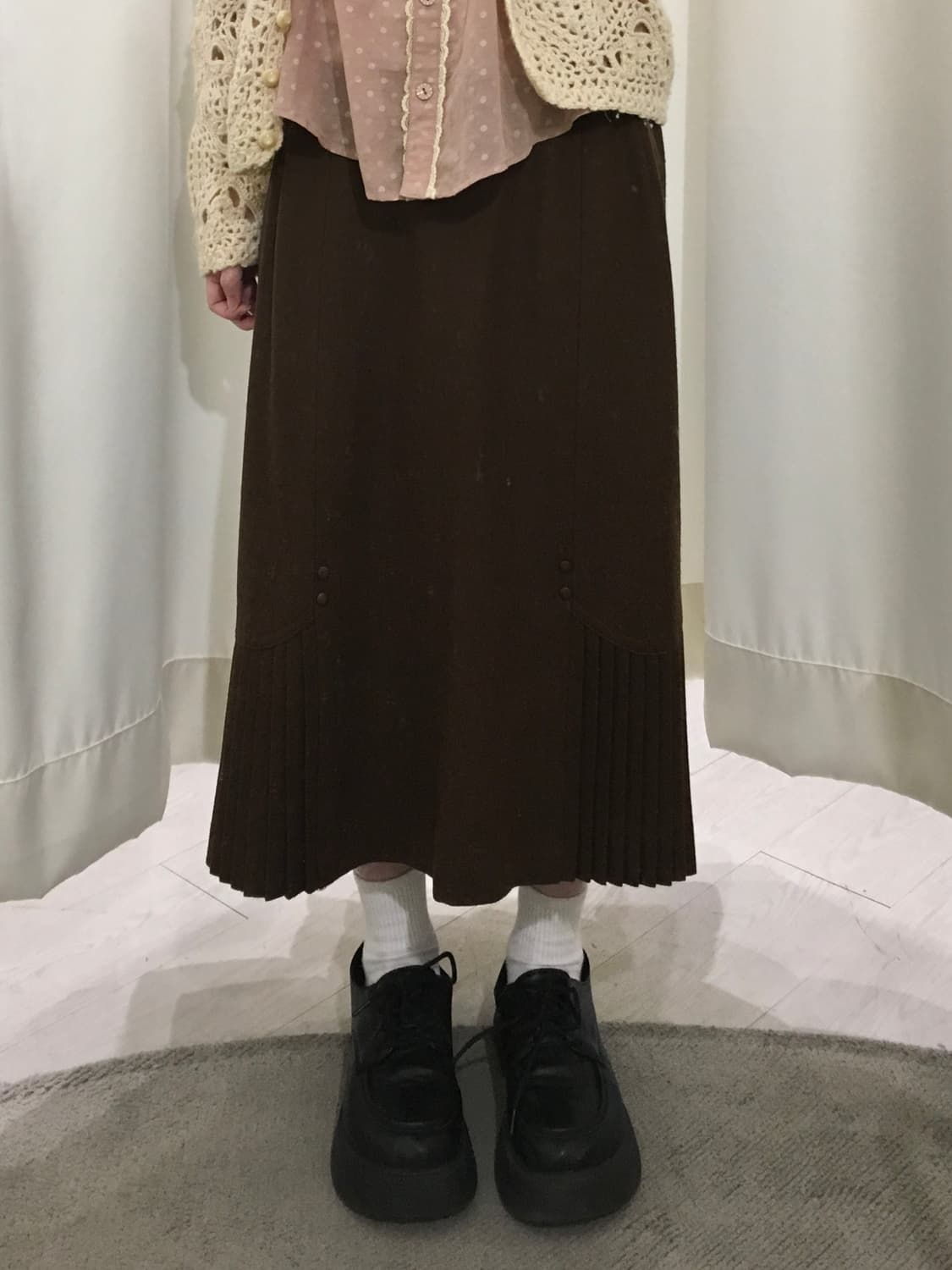 버튼 포인트 플리츠 미디 스커트 상품이미지1