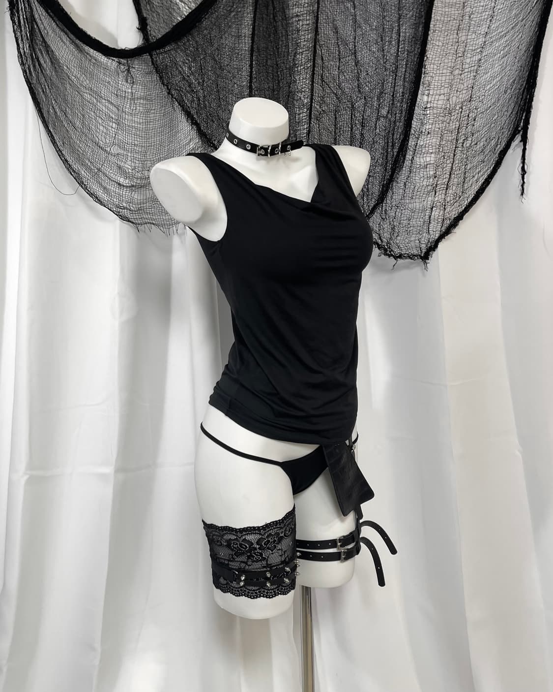 black sleeveless 상품이미지3