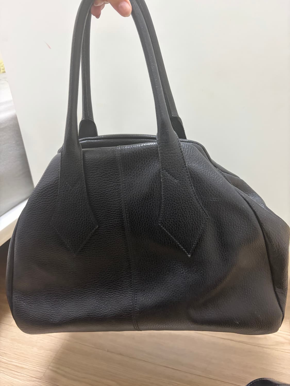 비비안웨스트우드 야스민 빅 토트백 상품이미지2