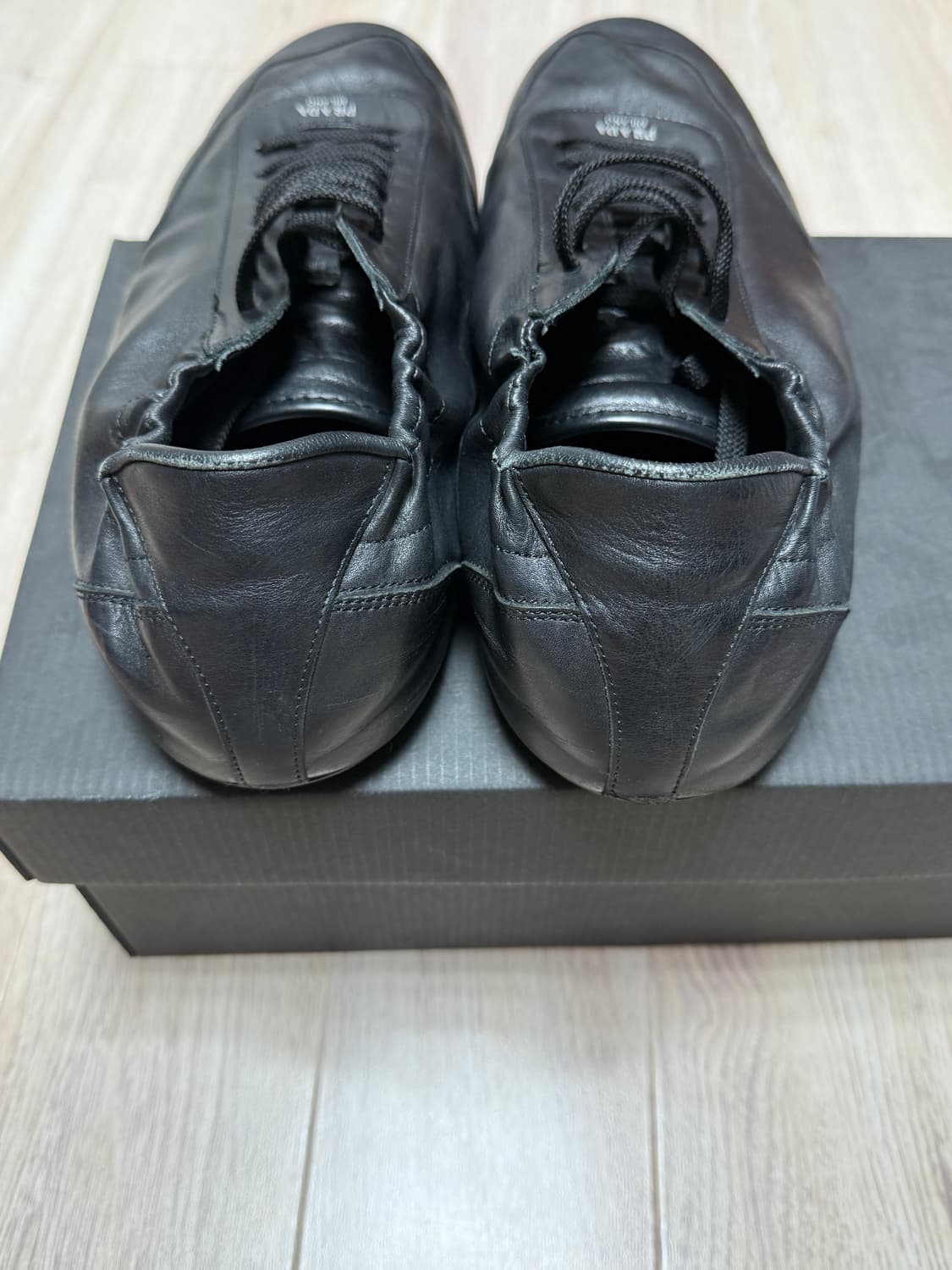 프라다 컬랩스 레더 블랙 UK9.5 상품이미지5