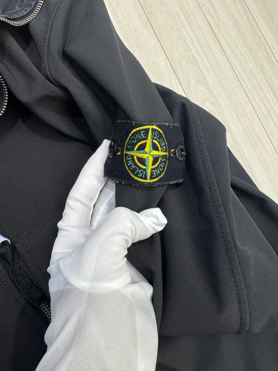 [정품] 스톤아일랜드 소프트쉘 블랙 M 상품이미지2