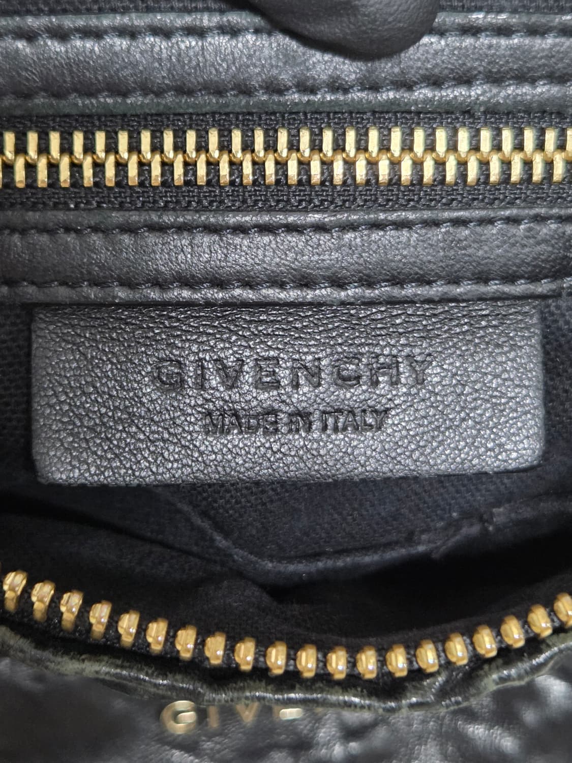 지방시 블랙 램스킨 금장 판도라 링클 미듐 2WAY 상품이미지4