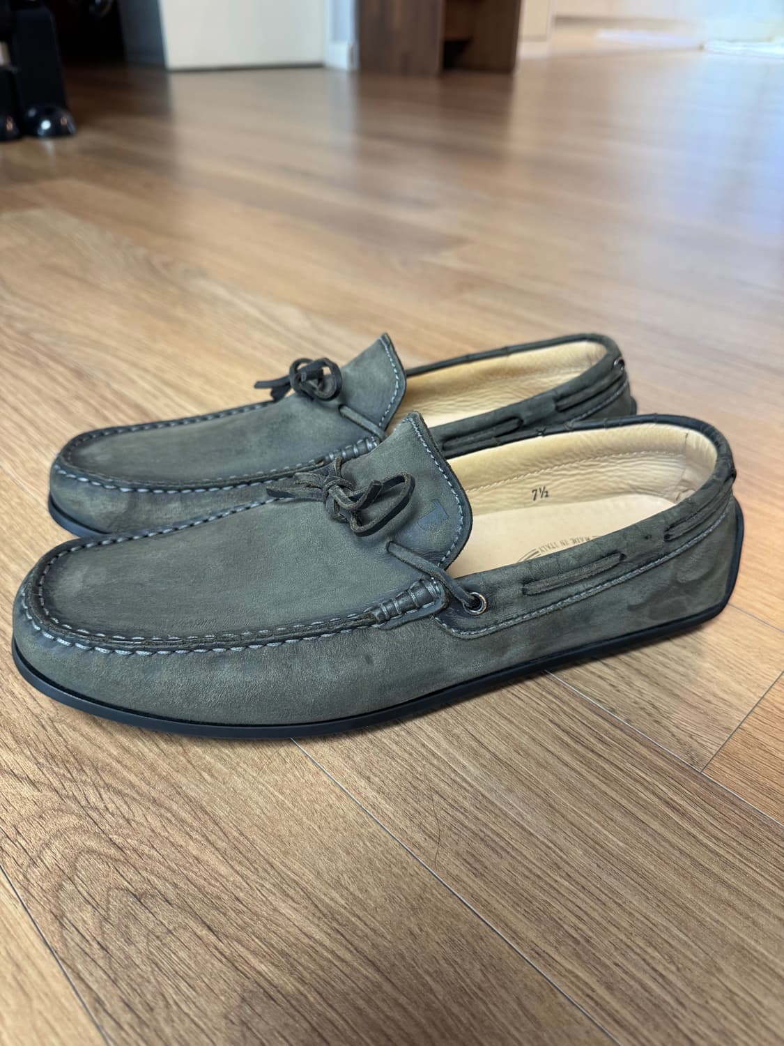 [Tod’s] 토즈 스웨이드 드라이빙 슈즈 7.5 상품이미지1