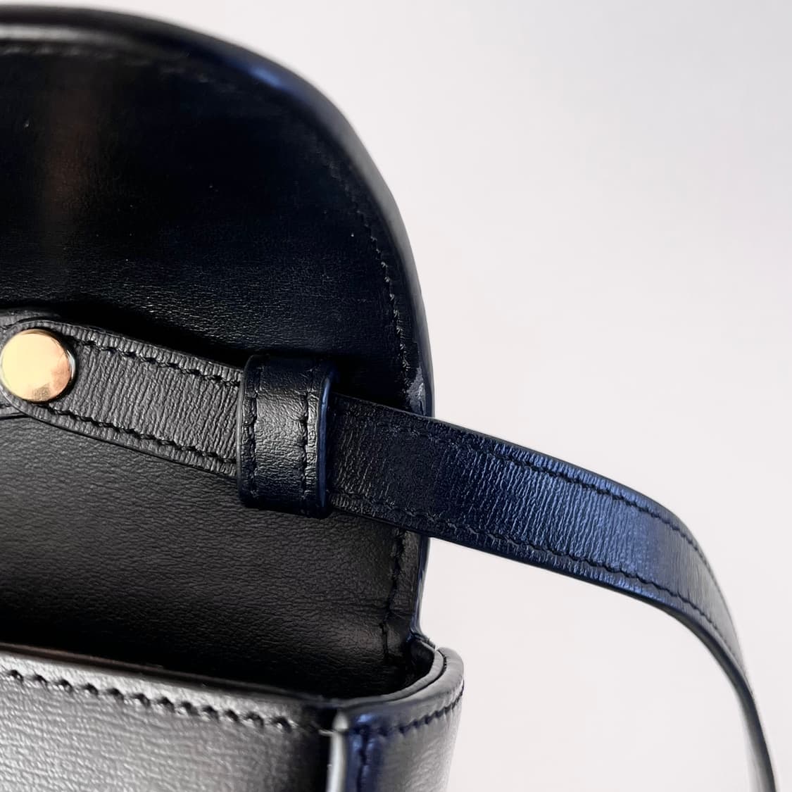 [S급/정품] 셀린느 미니 클로드 샤이니 블랙 크로스백 가방 상품이미지10