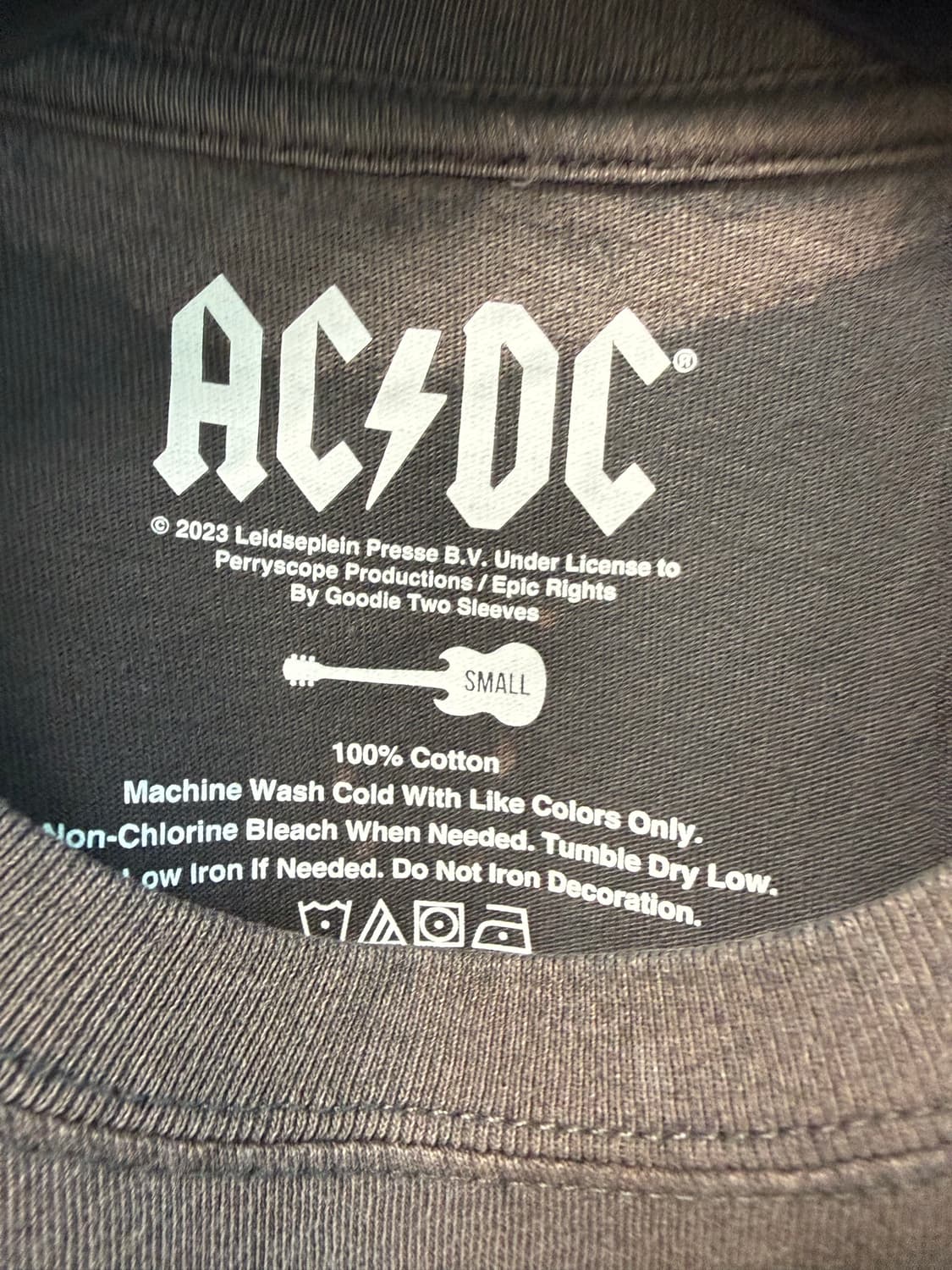 Vintage bleach faded AC/DC 큐빅 반팔  상품이미지5
