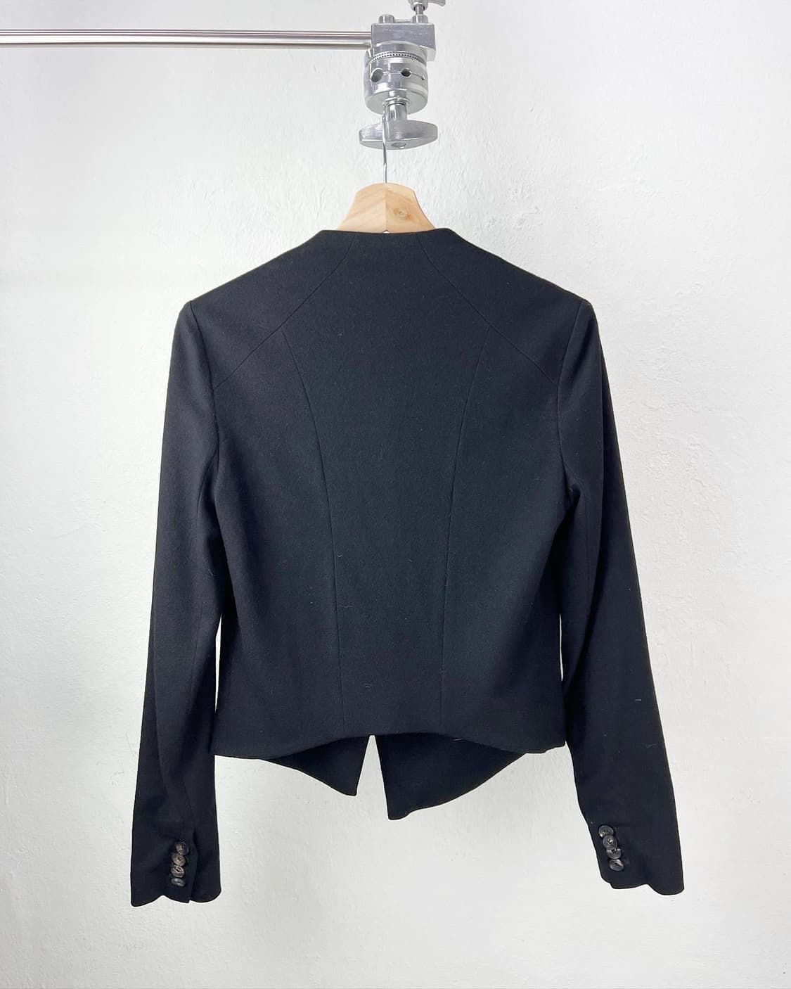 헬무트랭 블랙 울 벨티드 랩 가디건  상품이미지4