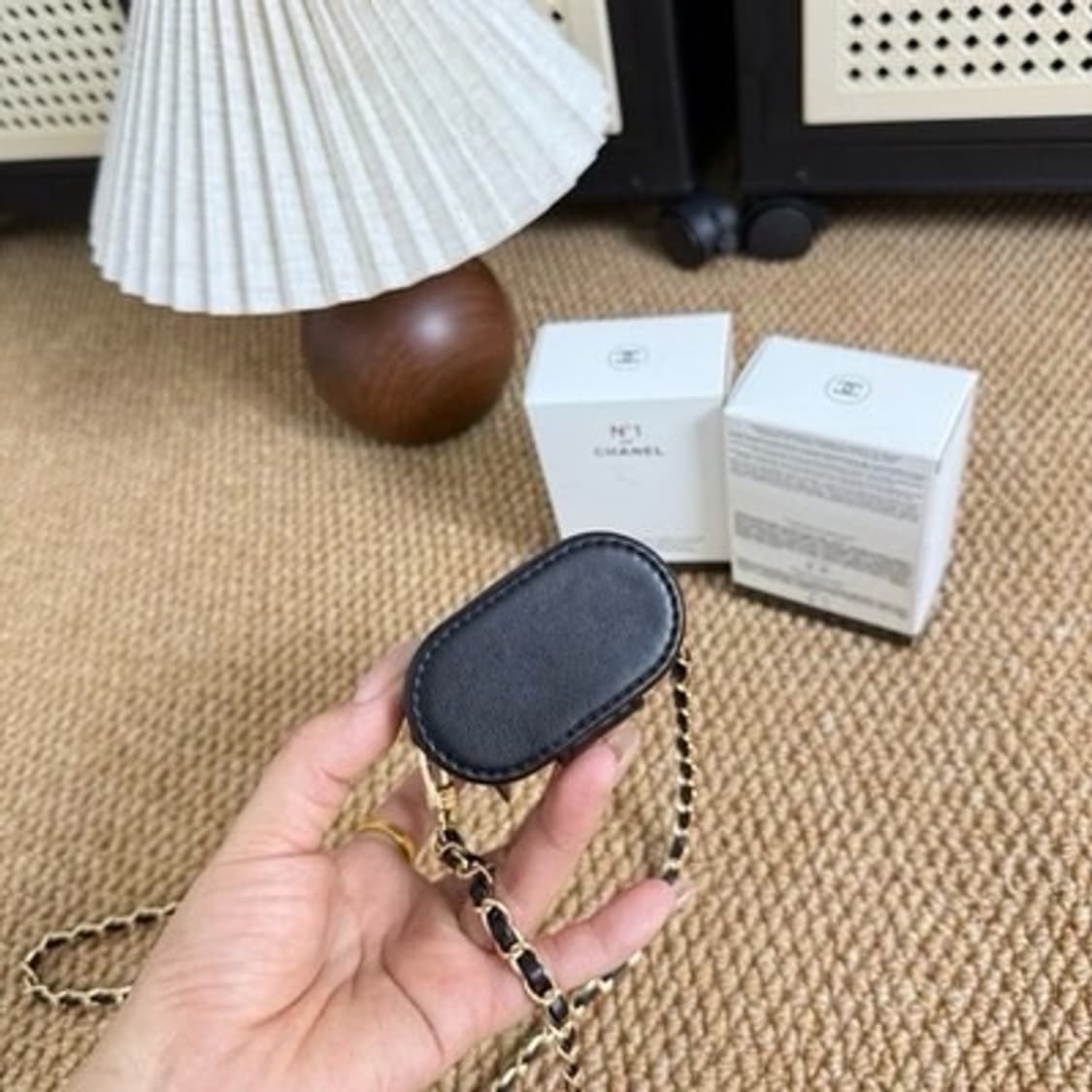  샤넬뷰티 블랙 컬러 립스틱 케이스 체인백 상품이미지4