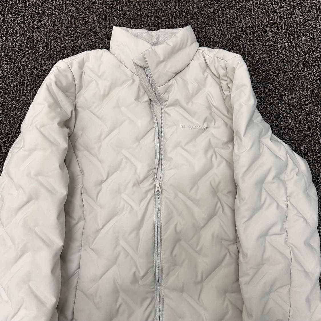 블랙야크 퀄팅 여성 구스다운 패딩 아이보리 90(S) 상품이미지2