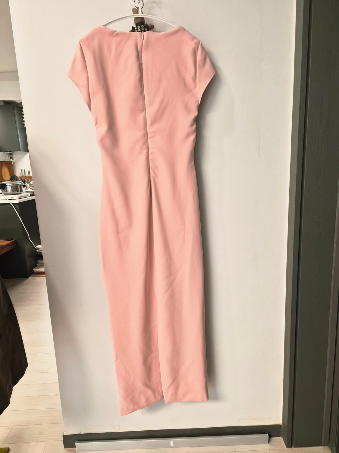 택있는새상품자라(ZARA) 핑크 벨티드 하트넥 롱 원피스 상품이미지4