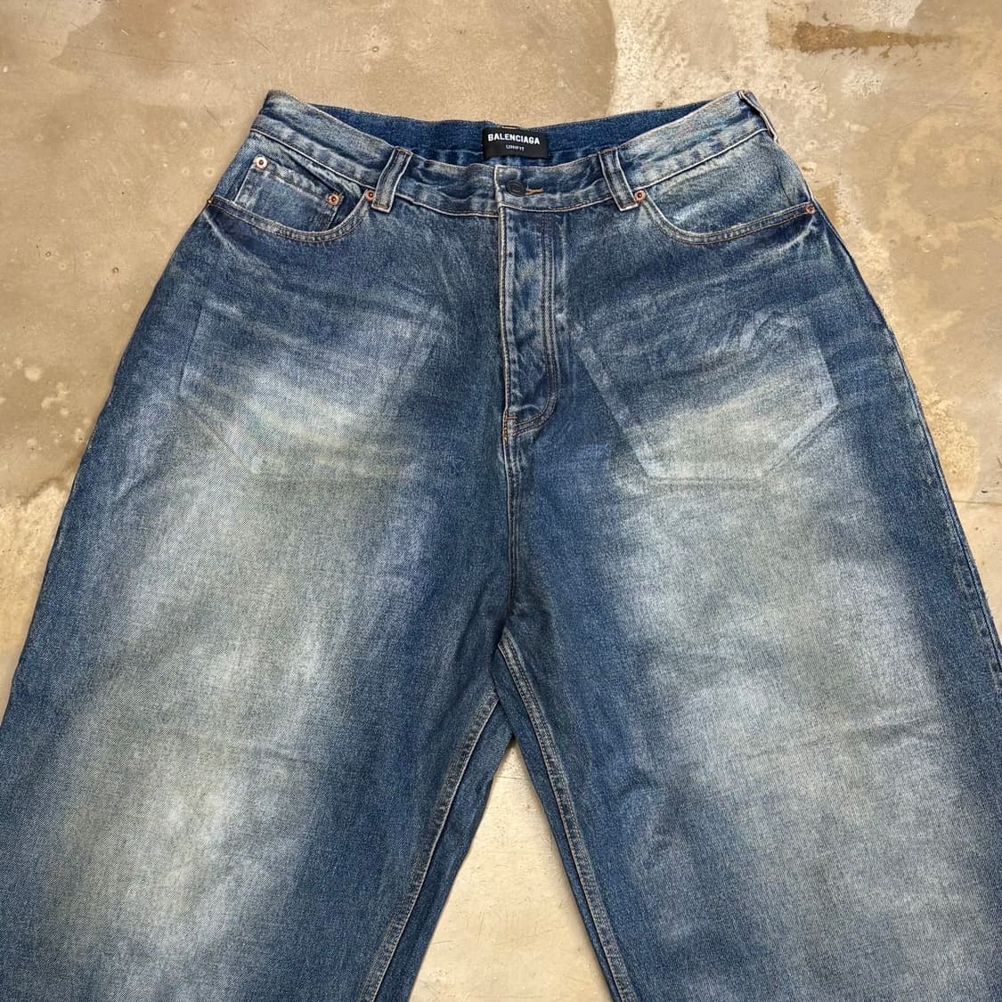 M 발렌시아가 코티드 배기 데님 팬츠 상품이미지1