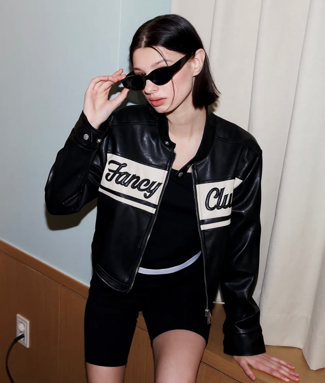 바이크 크롭 레더 자켓 상품이미지1