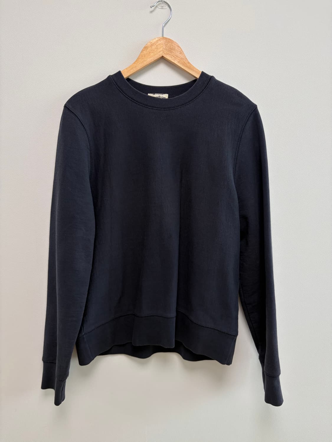 아크네 스웻셔츠 네이비 상품이미지1