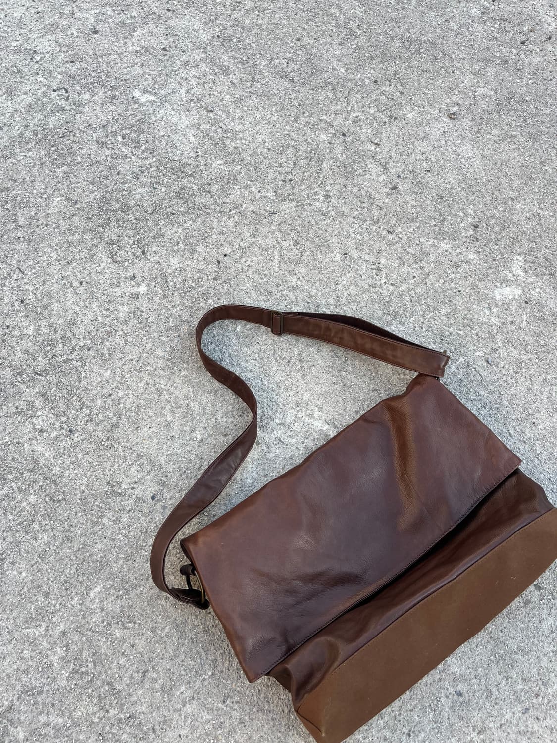 Takeo Kikuchi 레더 브라운 크로스백 상품이미지2