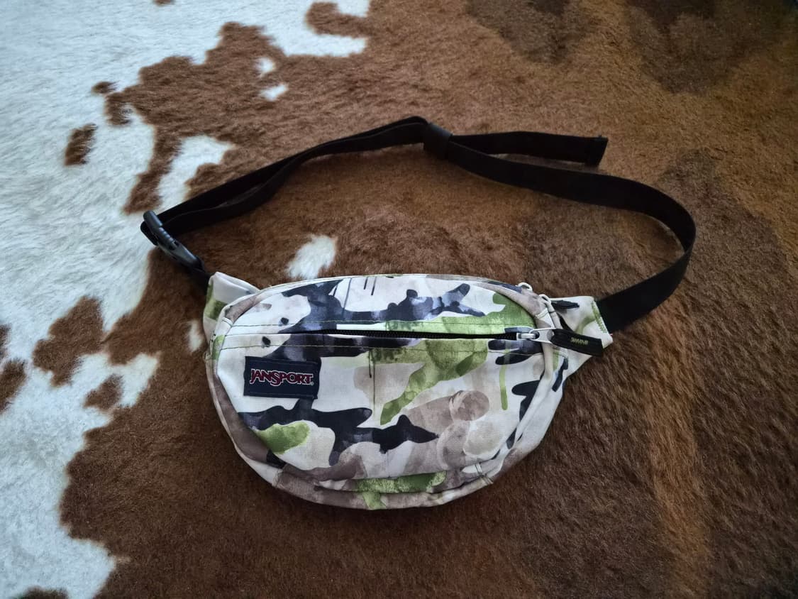 JANSPORT 남녀공용 라이트 카모 힙색 (23*16) 상품이미지1