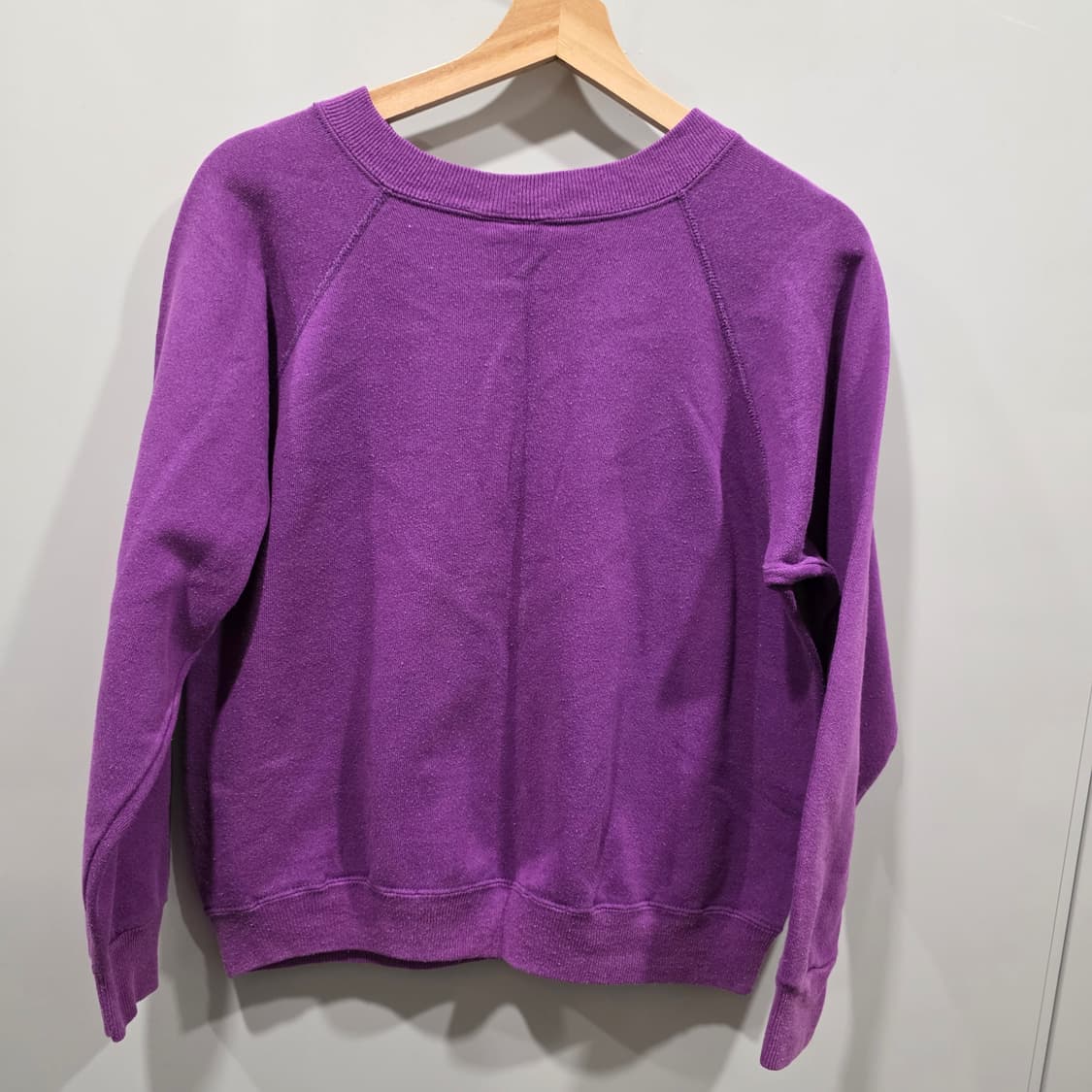 헤인즈(Hanes) 빈티지 그래픽 퍼플 맨투맨 상품이미지3