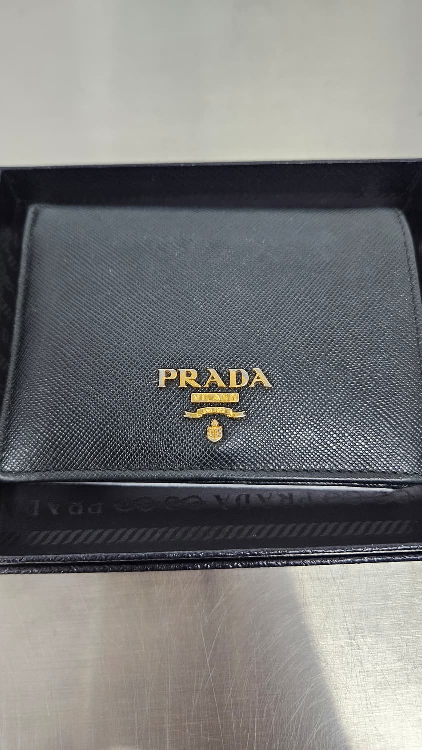 프라다 사피아노 반지갑 블랙 상품이미지1