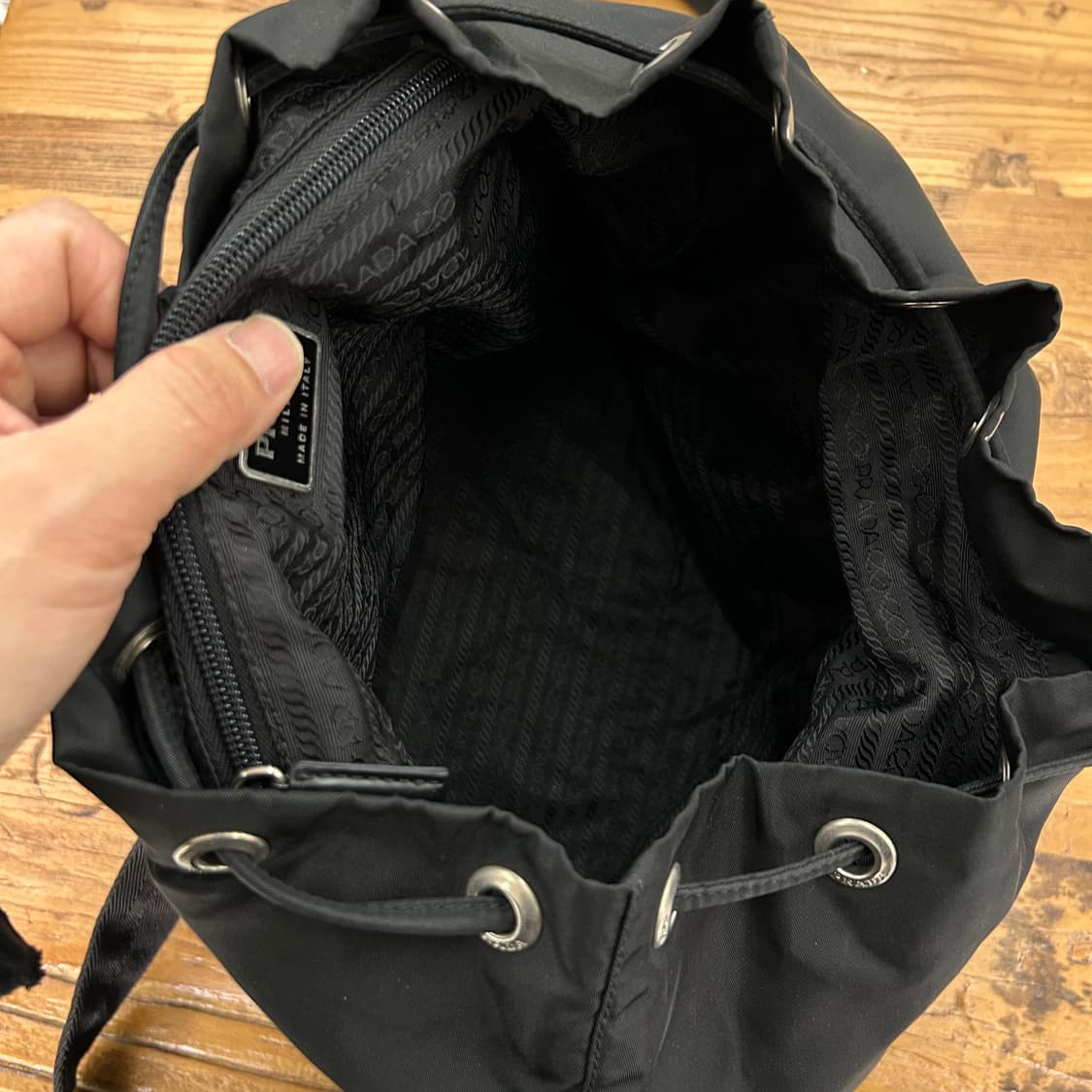 프라다 나일론 포코노 백팩 상품이미지10