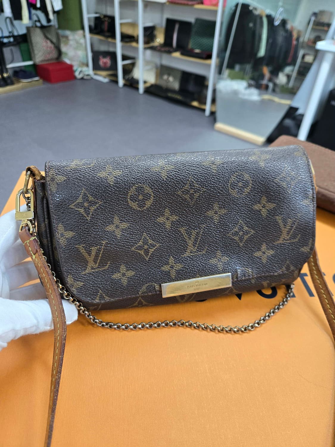 [40%할인] 루이비통 페이보릿 크로스백 상품이미지1