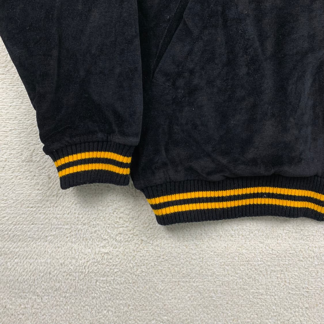 90‘s 푸마 빅로고 블랙 벨벳 봄버 자켓 상품이미지5