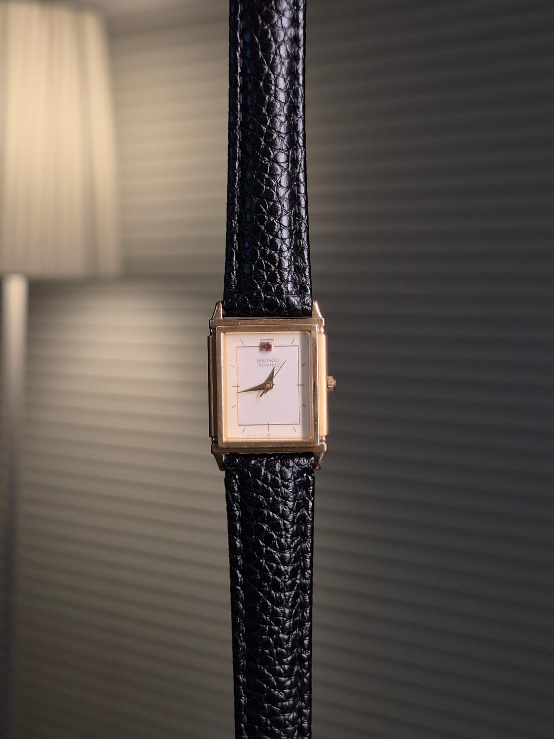 80's Vintage Seiko Gold Tank Quartz 상품이미지2