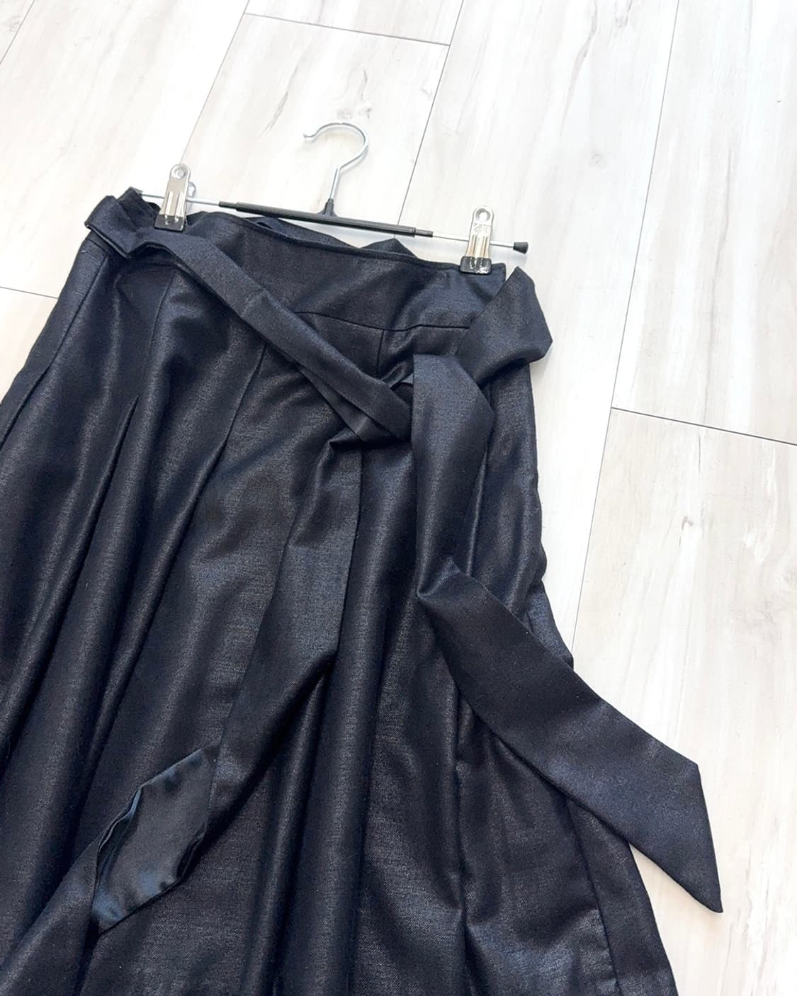 Feminine black Glossy Pleated Midi Skirt 상품이미지9