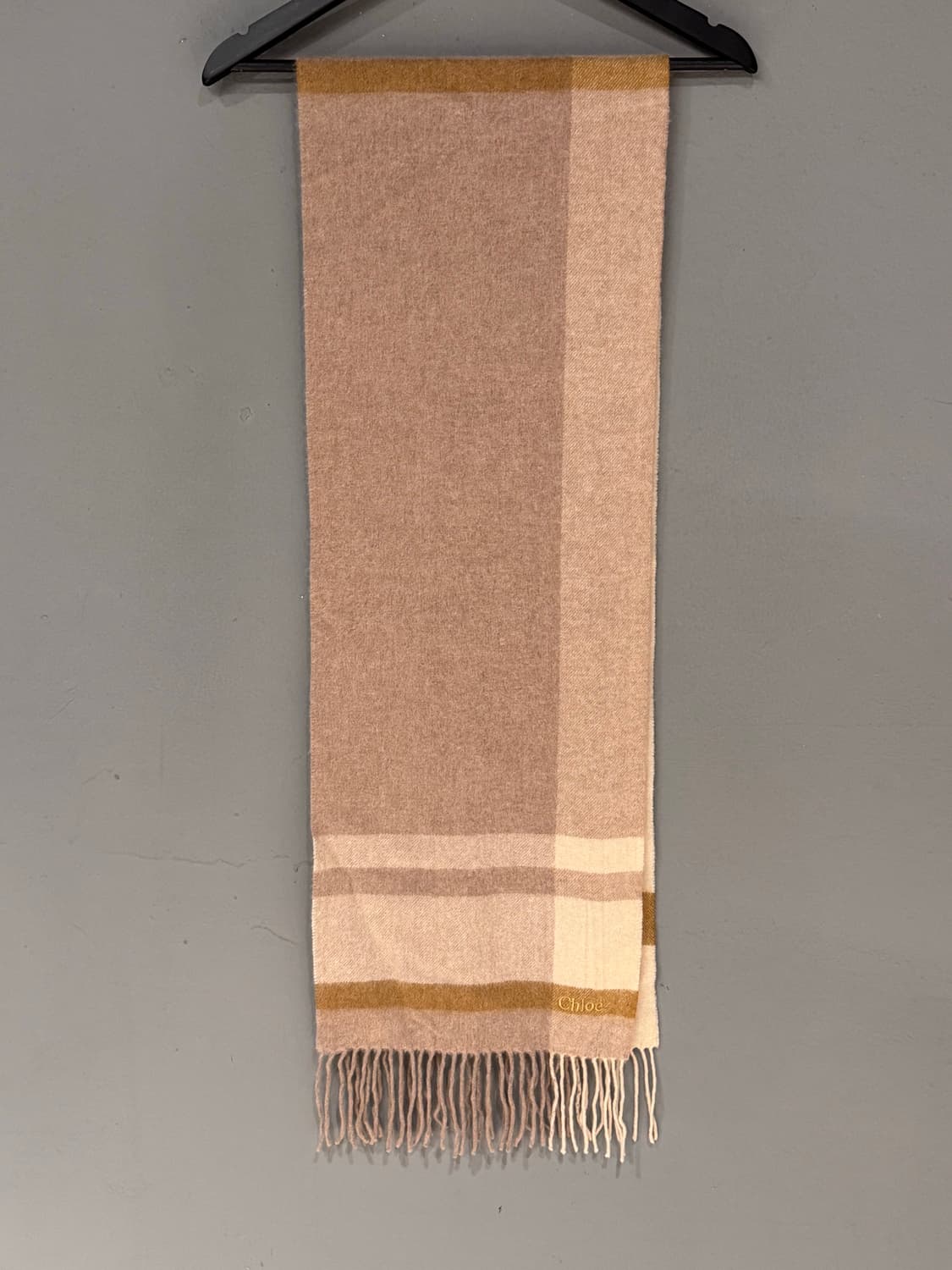 끌로에 체크 베이지 캐시미어 머플러 상품이미지4