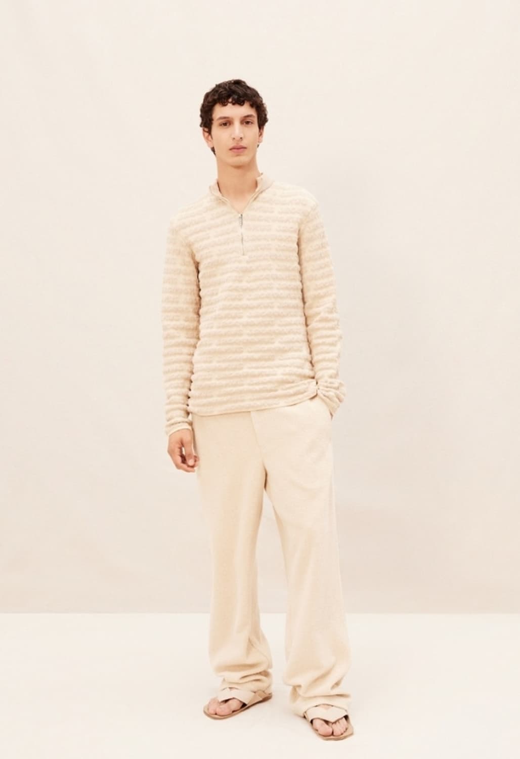 자크뮈스 LA MAILLE LUIS 자카드 로고 쿼터집 니트 상품이미지1