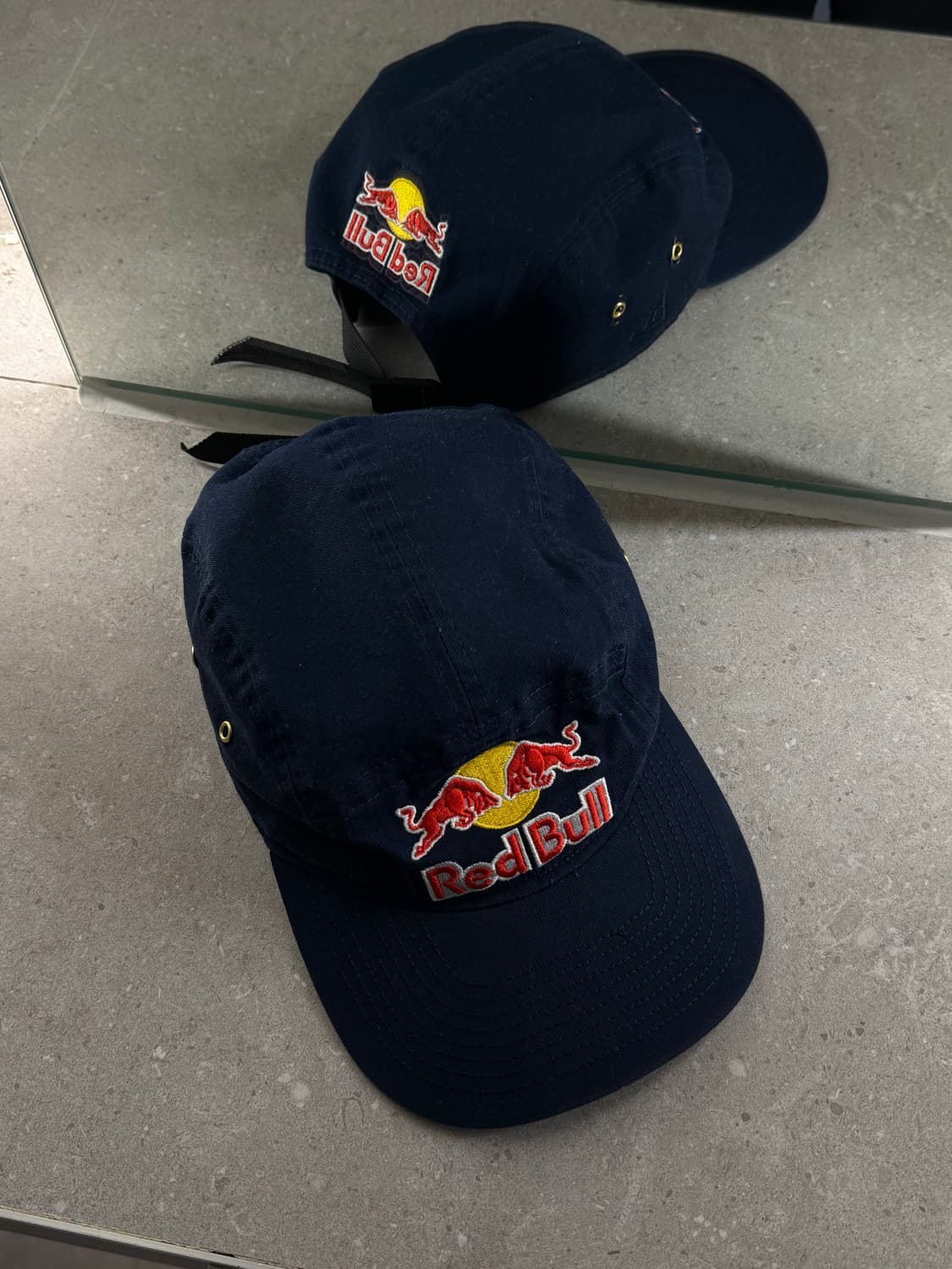 레드불 캠프캡 상품이미지1