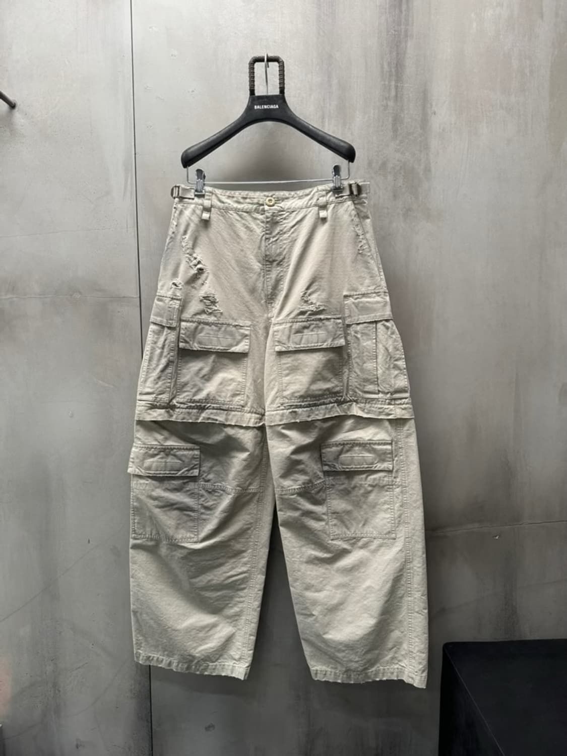 발렌시아가 베이지 카고 팬츠 상품이미지1