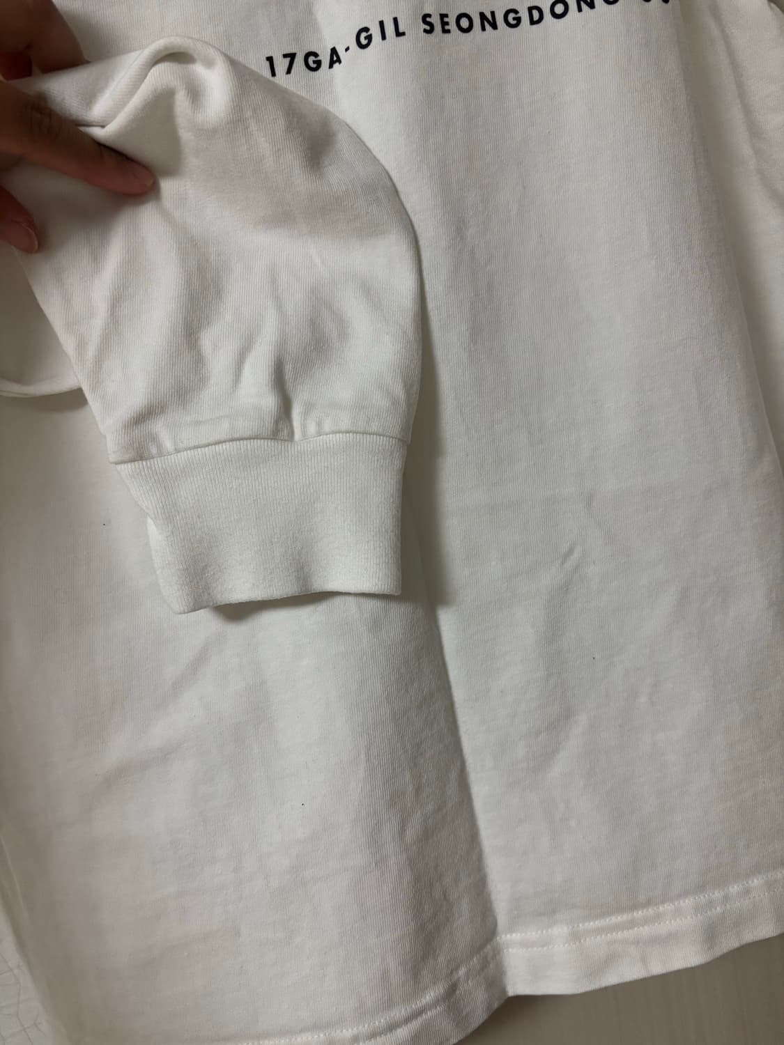 데우스 흰색 슬리브 판매합니다 사이즈 미디움 상품이미지3