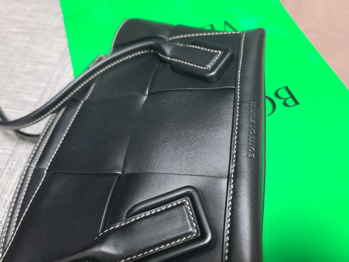 보테가베네타 아르코33 토트백 숄더백 블랙 아르코 스몰 인트레치아토백 상품이미지5