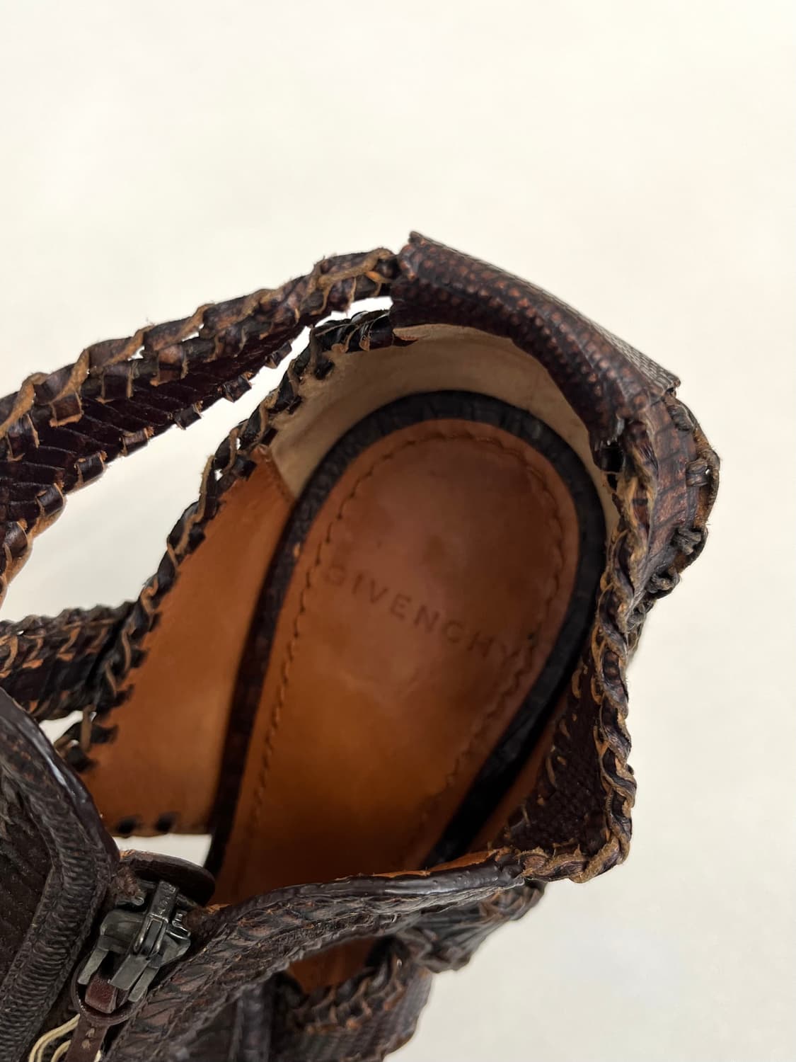 지방시 2010s 리카르도 티시 리자드 레더 힐 상품이미지5