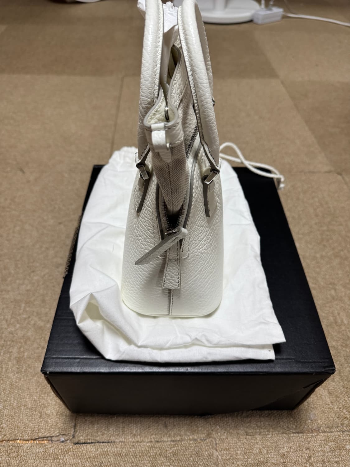 마르지엘라 카프스킨 미니백 아이보리 팝니다 상품이미지2