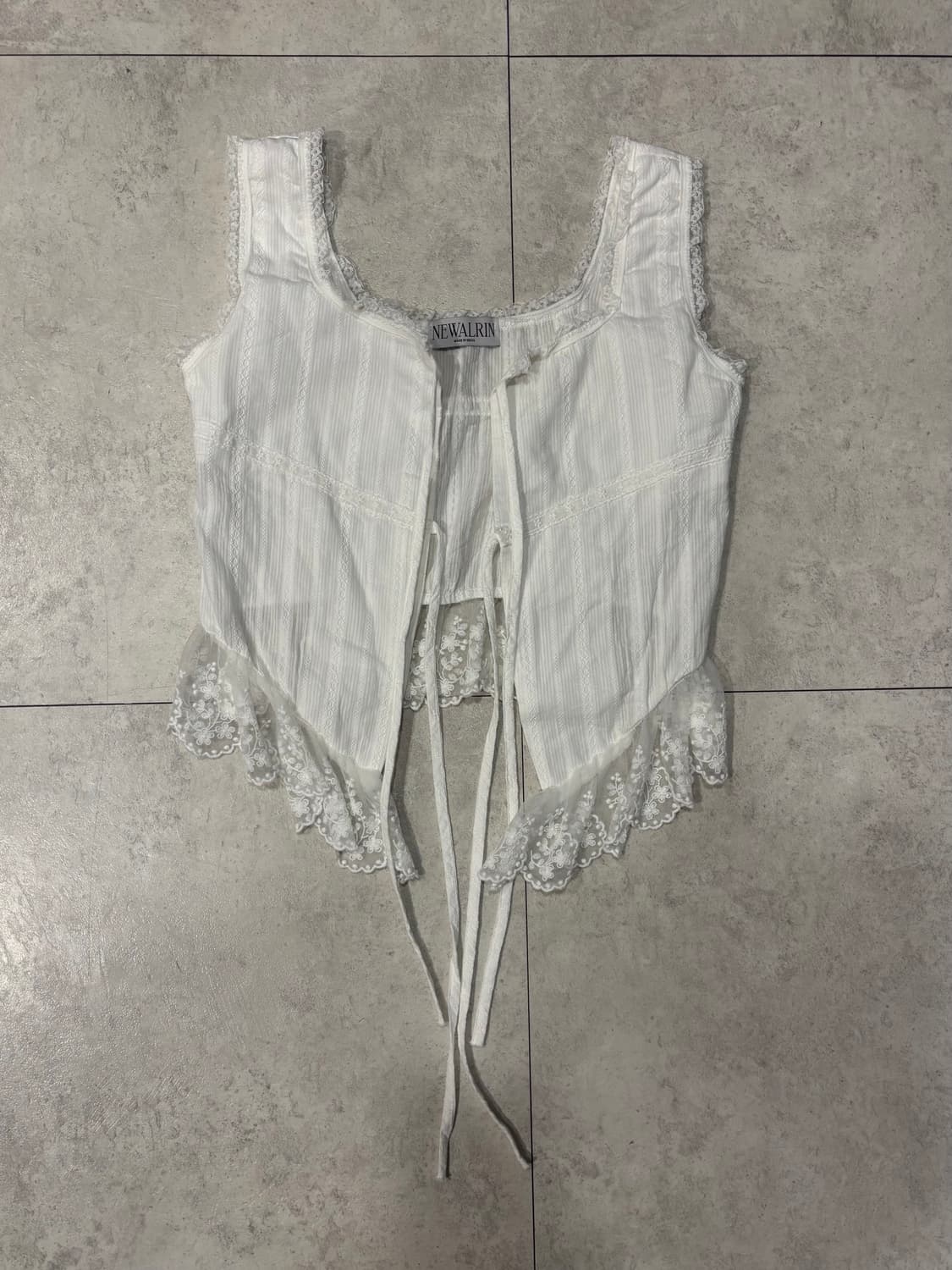 뉴얼린) Rose Lace Frill Blouse WH F 상품이미지3